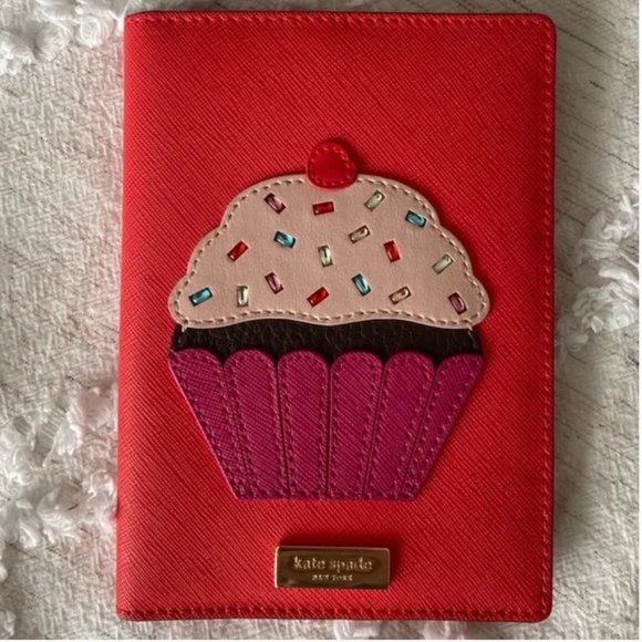 Kate Spade Take The Cake Imogene Passport case wallet like new no tags - Picture 1 of 14